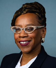 Portrait of Lateefah Simon